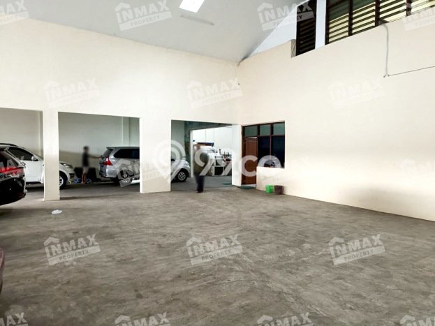 Unit Gudang Paling Strategis di Singosari Malang dengan LB 1300m2 Unit Gudang Paling Strategis di Singosari Malang dengan LB 1300m2