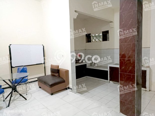 Unit Gudang Paling Strategis di Singosari Malang dengan LB 1300m2 Unit Gudang Paling Strategis di Singosari Malang dengan LB 1300m2