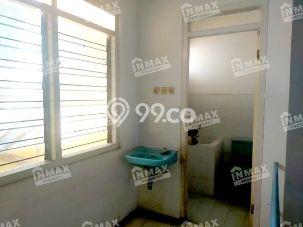 Ruko Disewa di Malang dengan LB 390m2 Area Komersial Ramai Ruko Disewa di Malang dengan LB 390m2 Area Komersial Ramai