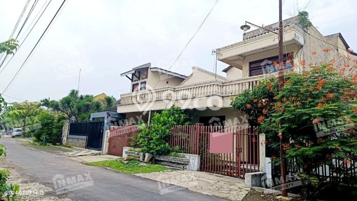 Jual Rumah Mewah Megah Dengan View Eksklusif di Buah-buahan, Malang Jual Rumah Mewah Megah Dengan View Eksklusif di Buah-buahan, Malang
