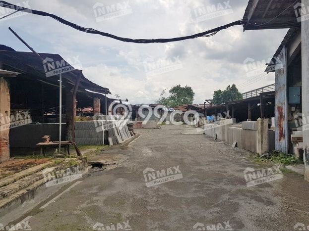 Gudang Lokasi Bisnis Kawasan Pakis, Luas 1000m2m², Akses Utama Gudang Lokasi Bisnis Kawasan Pakis, Luas 1000m2m², Akses Utama