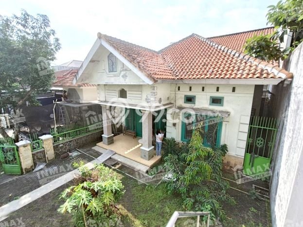 Rumah Elit LB 300m2 Siap Pakai Desain Elegan di Araya, Malang Rumah Elit LB 300m2 Siap Pakai Desain Elegan di Araya, Malang
