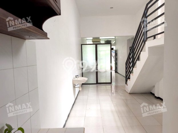 Disewakan! Rumah 4 Kamar Tidur &
2 Kamar Mandi di Araya, Malang Disewakan! Rumah 4 Kamar Tidur &
2 Kamar Mandi di Araya, Malang
