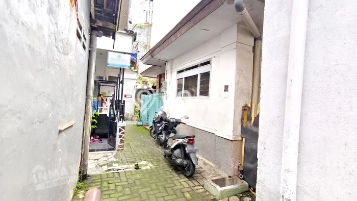 Lokasi strategis! Rumah siap pakai disewakan di Klojen LB 150m2 Lokasi strategis! Rumah siap pakai disewakan di Klojen LB 150m2