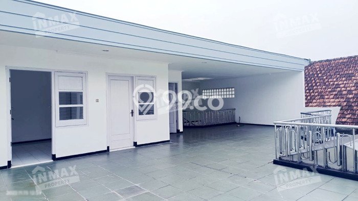 Disewakan Rumah Konsep Modern di Klojen Malang dengan 6 KT Disewakan Rumah Konsep Modern di Klojen Malang dengan 6 KT