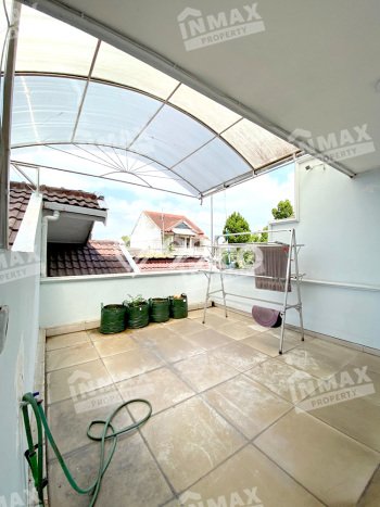 Rumah Modern 8 Kamar LT 314m2 di Araya Rumah Modern 8 Kamar LT 314m2 di Araya