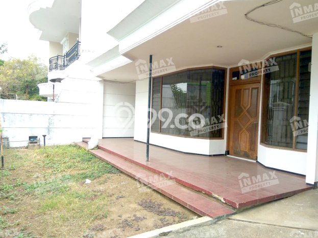 Disewakan! Rumah 3 Kamar Tidur &
2 Kamar Mandi di Tidar, Malang Disewakan! Rumah 3 Kamar Tidur &
2 Kamar Mandi di Tidar, Malang