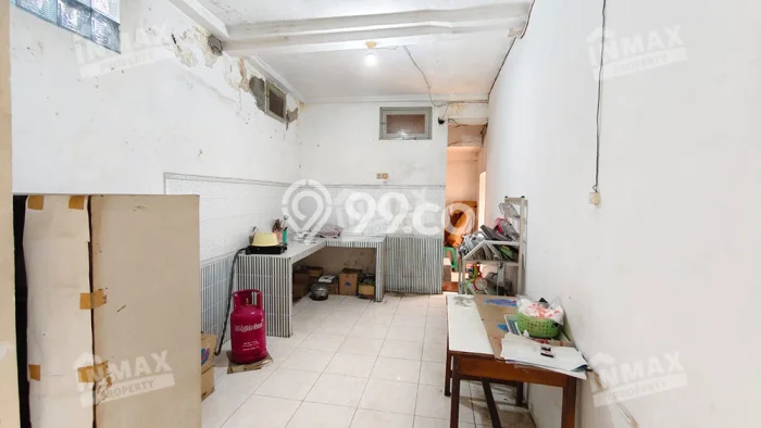 Lokasi strategis! Rumah siap pakai disewakan di Klojen LB 150m2 Lokasi strategis! Rumah siap pakai disewakan di Klojen LB 150m2