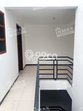 Disewakan! Rumah 4 Kamar Tidur &
2 Kamar Mandi di Araya, Malang Disewakan! Rumah 4 Kamar Tidur &
2 Kamar Mandi di Araya, Malang