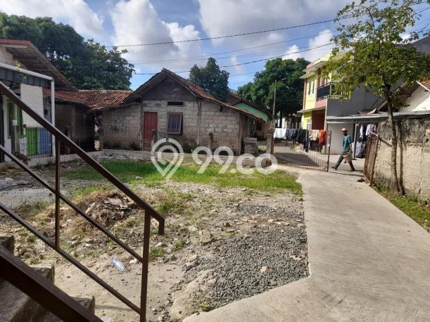 Rumah Kost untuk Dijual di Pondok Aren dengan 10 KT, 10 KM, Luas 400m2 Rumah Kost untuk Dijual di Pondok Aren dengan 10 KT, 10 KM, Luas 400m2