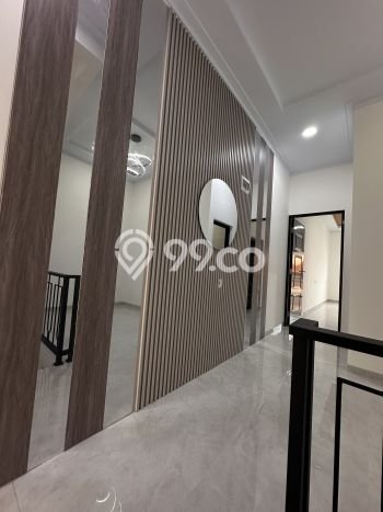 Rumah Mewah LB 185m2 Siap Huni Desain Elegan di Tanjung Duren Utara, Jakarta Barat Rumah Mewah LB 185m2 Siap Huni Desain Elegan di Tanjung Duren Utara, Jakarta Barat