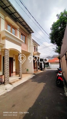 Rumah Luas Asri 3 KT Siap Huni di Condet Jakarta Timur Rumah Luas Asri 3 KT Siap Huni di Condet Jakarta Timur