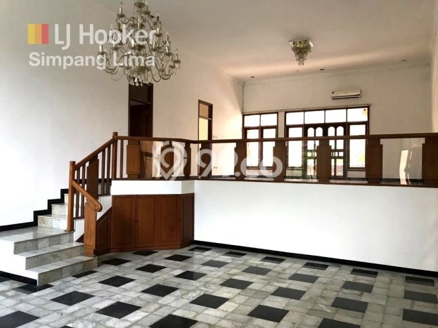 Rumah di Gajah Mungkur, 3 KM, Dekat Pusat Kota, Luas 745m² Bangunan 500m² Rumah di Gajah Mungkur, 3 KM, Dekat Pusat Kota, Luas 745m² Bangunan 500m²
