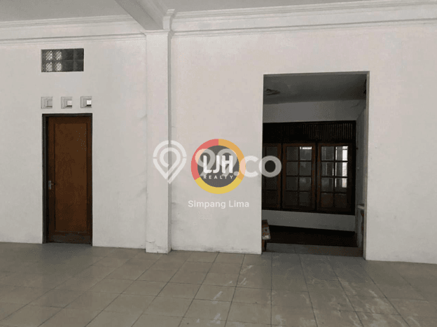Area Ramai! Ruko Dijual di Pedurungan untuk Bisnis Luas Bangunan 662m2 Area Ramai! Ruko Dijual di Pedurungan untuk Bisnis Luas Bangunan 662m2