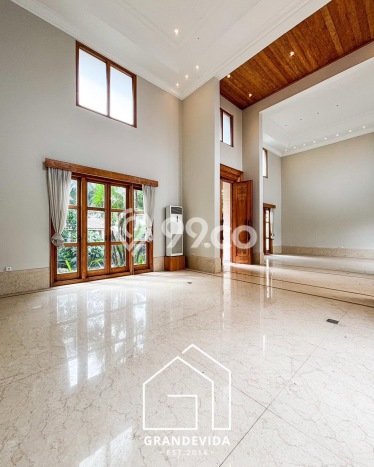 Dijual Rumah Luas Elegan Dengan View Eksklusif di Kemang, Jakarta Selatan Dijual Rumah Luas Elegan Dengan View Eksklusif di Kemang, Jakarta Selatan