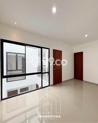 Rumah Mewah LB 163m2 Siap Huni Desain Elegan di Sektor 8-Bintaro, Jakarta Selatan Rumah Mewah LB 163m2 Siap Huni Desain Elegan di Sektor 8-Bintaro, Jakarta Selatan