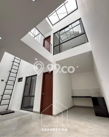 Rumah Mewah LB 163m2 Siap Huni Desain Elegan di Sektor 8-Bintaro, Jakarta Selatan Rumah Mewah LB 163m2 Siap Huni Desain Elegan di Sektor 8-Bintaro, Jakarta Selatan