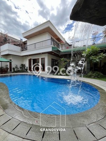 Rumah Mewah LB 500m2 Siap Pakai Desain Elegan di Pejaten, Jakarta Selatan Rumah Mewah LB 500m2 Siap Pakai Desain Elegan di Pejaten, Jakarta Selatan