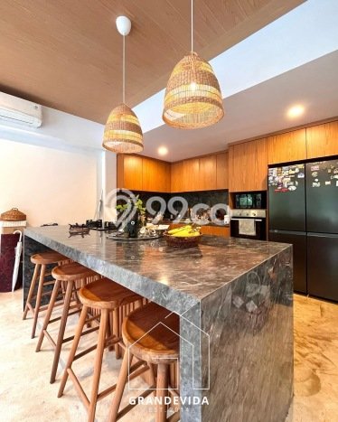 Jual Rumah Luas Elegan Dengan View Eksklusif di Pesanggrahan, Jakarta Barat Jual Rumah Luas Elegan Dengan View Eksklusif di Pesanggrahan, Jakarta Barat