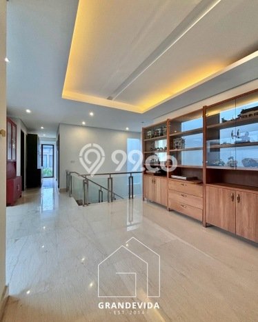 Rumah Eksklusif Siap Huni LT 245m2 di Cilandak, Jakarta Selatan Rumah Eksklusif Siap Huni LT 245m2 di Cilandak, Jakarta Selatan