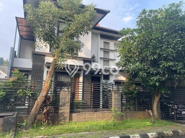 Jual Rumah Mewah Elegan Dengan View Cantik di Bintaro, Tangerang Selatan Jual Rumah Mewah Elegan Dengan View Cantik di Bintaro, Tangerang Selatan