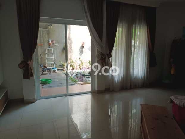 Ready to Use! Luxury House LT 225m2 Desain Elegan di Bintaro Ready to Use! Luxury House LT 225m2 Desain Elegan di Bintaro
