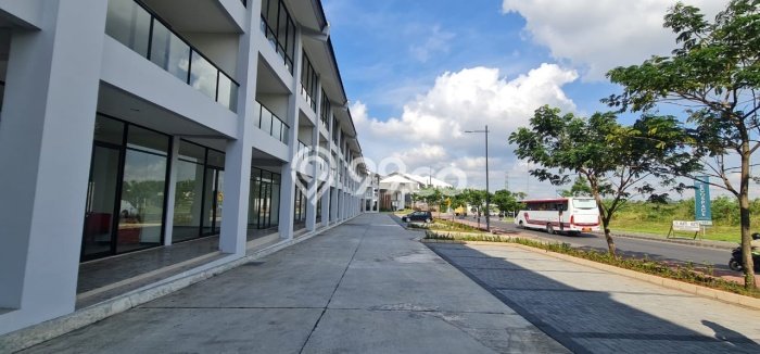Ruko Disewakan di Area Ramai Karawang Barat, Karawang Ruko Disewakan di Area Ramai Karawang Barat, Karawang