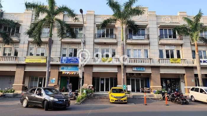 Unit Ruko Dijual di Karawang Barat Karawang Luas Tanah 75m2, Luas Bangunan 230m2 Unit Ruko Dijual di Karawang Barat Karawang Luas Tanah 75m2, Luas Bangunan 230m2