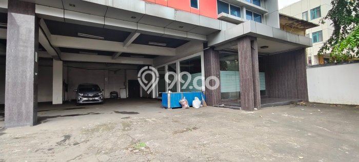 Kantor disewakan di Pancoran Jakarta Selatan dengan luas bangunan 1200m2 Kantor disewakan di Pancoran Jakarta Selatan dengan luas bangunan 1200m2
