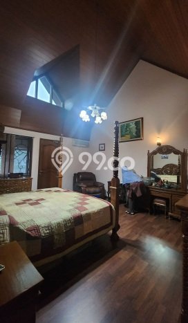 Rumah Mewah LB 307m2 Siap Pakai Desain Elegan di Sayap Dago, Bandung Rumah Mewah LB 307m2 Siap Pakai Desain Elegan di Sayap Dago, Bandung