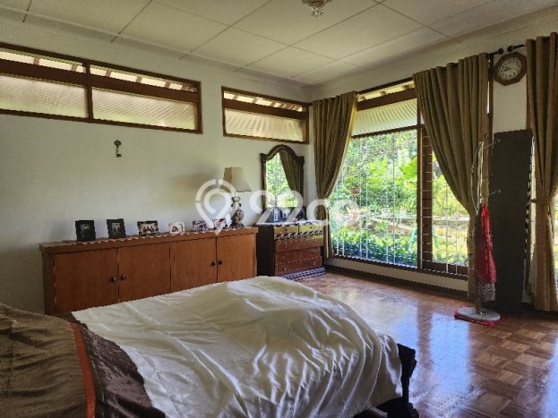 Jual Rumah Luas Megah Dengan View Eksklusif di Sayap Dago, Bandung Jual Rumah Luas Megah Dengan View Eksklusif di Sayap Dago, Bandung