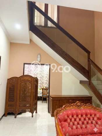 Rumah Luxury Modern Tanpa Renovasi di Ketintang Surabaya Rumah Luxury Modern Tanpa Renovasi di Ketintang Surabaya