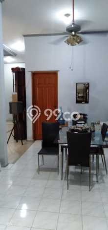 Rumah Mewah LB 311m2 Siap Pakai Desain Elegan di Jemursari, Surabaya Rumah Mewah LB 311m2 Siap Pakai Desain Elegan di Jemursari, Surabaya