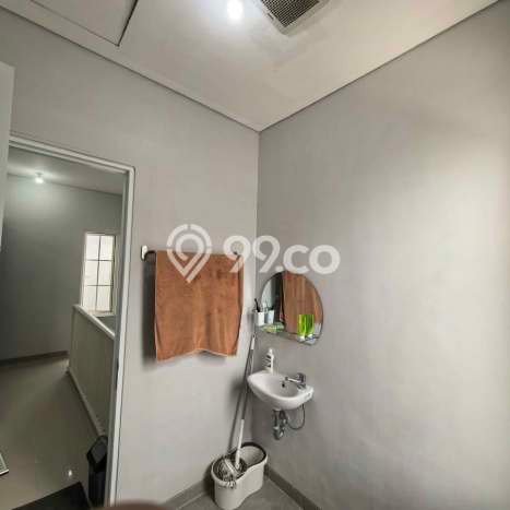 Disewakan! Rumah 2 Kamar Tidur &
2 Kamar Mandi di Wisata Bukit Mas, Surabaya Disewakan! Rumah 2 Kamar Tidur &
2 Kamar Mandi di Wisata Bukit Mas, Surabaya