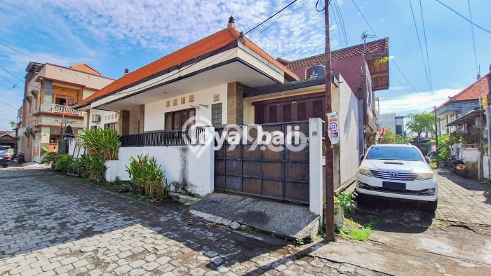 Disewakan! Rumah 2 Kamar Tidur &
2 Kamar Mandi di Seminyak, Badung Disewakan! Rumah 2 Kamar Tidur &
2 Kamar Mandi di Seminyak, Badung