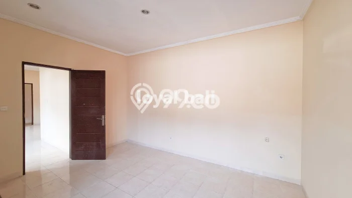 Disewakan! Rumah 2 Kamar Tidur &
2 Kamar Mandi di Seminyak, Badung Disewakan! Rumah 2 Kamar Tidur &
2 Kamar Mandi di Seminyak, Badung