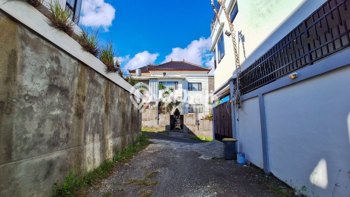 Lahan Dijual Lokasi Strategis di Badung dengan Luas 100m2 Lahan Dijual Lokasi Strategis di Badung dengan Luas 100m2