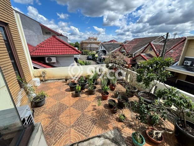 For Sale! Premium House LT 279m2 Desain Modern di Jaka Setia For Sale! Premium House LT 279m2 Desain Modern di Jaka Setia