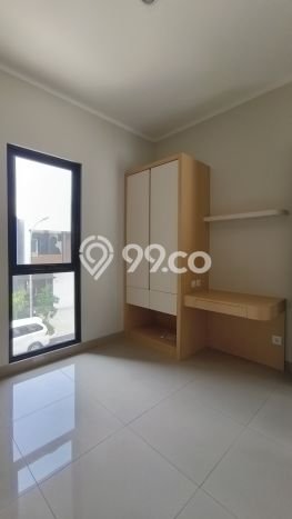Dijual Hunian Rumah Terawat 3 Kamar di Summarecon Crown Gading, Bekasi Dijual Hunian Rumah Terawat 3 Kamar di Summarecon Crown Gading, Bekasi