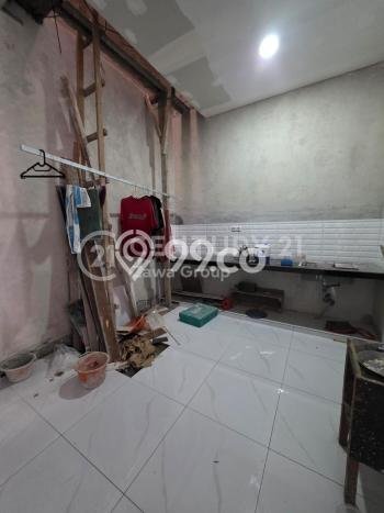Rumah Mewah Siap Huni LT 126m2 di Kebon Jeruk, Jakarta Barat Rumah Mewah Siap Huni LT 126m2 di Kebon Jeruk, Jakarta Barat