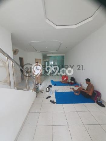 Disewakan! Rumah 4 Kamar Tidur &
2 Kamar Mandi di Kemanggisan, Jakarta Barat Disewakan! Rumah 4 Kamar Tidur &
2 Kamar Mandi di Kemanggisan, Jakarta Barat
