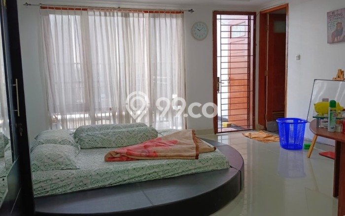 Rumah Mewah Siap Huni LT 206m2 di Palmerah, Jakarta Barat Rumah Mewah Siap Huni LT 206m2 di Palmerah, Jakarta Barat