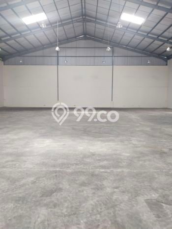 Gudang Disewa di Bandung dengan LB 816m2 Area Komersial Ramai Gudang Disewa di Bandung dengan LB 816m2 Area Komersial Ramai