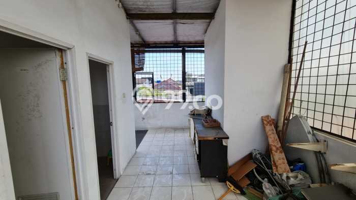Rumah Modern 4 KT di Pantai Indah Kapuk Jakarta Utara Rumah Modern 4 KT di Pantai Indah Kapuk Jakarta Utara