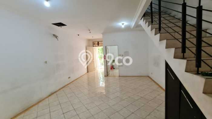 Rumah Modern 4 KT di Pantai Indah Kapuk Jakarta Utara Rumah Modern 4 KT di Pantai Indah Kapuk Jakarta Utara
