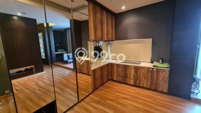 For Sale! Luxury House LT 216m2 Desain Elegan di Pantai Indah Kapuk For Sale! Luxury House LT 216m2 Desain Elegan di Pantai Indah Kapuk