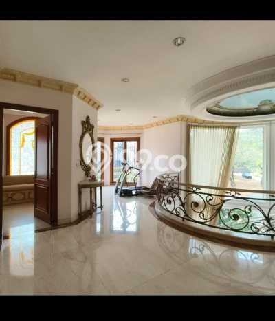 Rumah Elit Modern Siap Huni di Pantai Mutiara Jakarta Utara Rumah Elit Modern Siap Huni di Pantai Mutiara Jakarta Utara