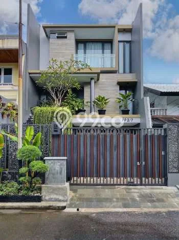 Dijual Rumah Luas Elegan Dengan View Cantik di Permata Buana, Jakarta Barat Dijual Rumah Luas Elegan Dengan View Cantik di Permata Buana, Jakarta Barat