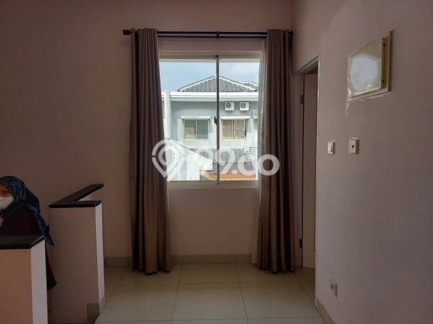 Disewakan! Rumah 4 Kamar Tidur &
3 Kamar Mandi di BSD Residence One, Tangerang Disewakan! Rumah 4 Kamar Tidur &
3 Kamar Mandi di BSD Residence One, Tangerang