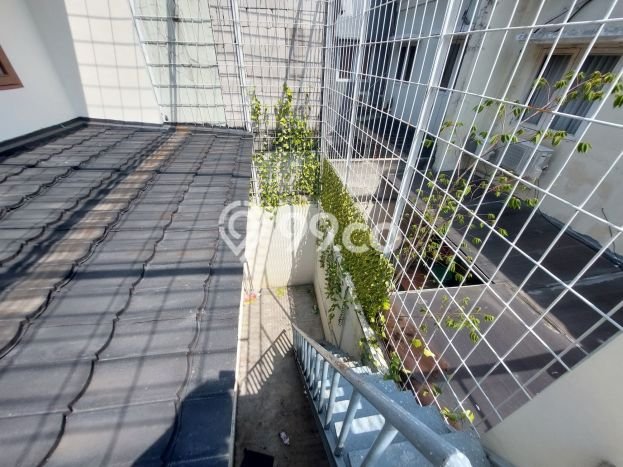 Rumah Cantik Siap Huni Di Serpong Luas 150m2 Lokasi Strategis Rumah Cantik Siap Huni Di Serpong Luas 150m2 Lokasi Strategis